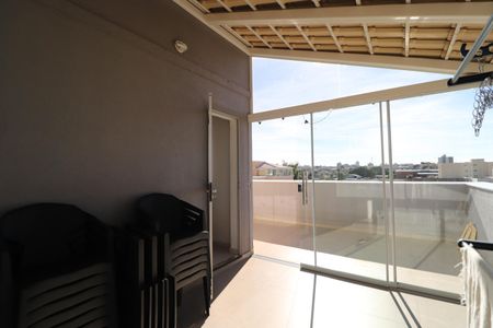 Apartamento para alugar com 90m², 2 quartos e 1 vagaVaranda
