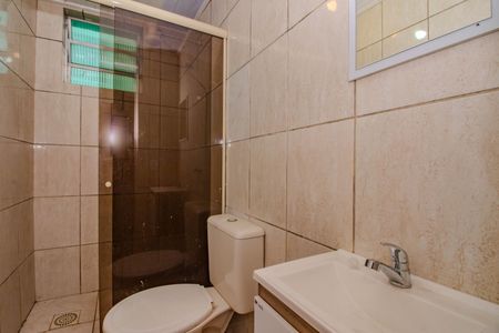 Banheiro de apartamento para alugar com 1 quarto, 40m² em Humaitá, Porto Alegre