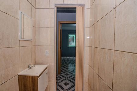 Banheiro de apartamento para alugar com 1 quarto, 40m² em Humaitá, Porto Alegre