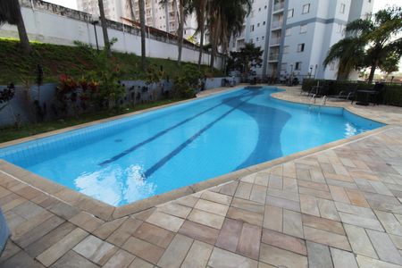 Apartamento para alugar com 72m², 3 quartos e 1 vagaÁrea comum - Piscina