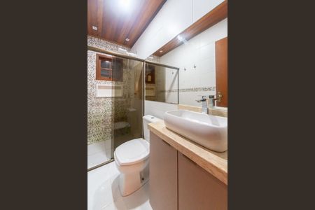 Banheiro de casa de condomínio para alugar com 3 quartos, 144m² em Mário Quintana, Viamão