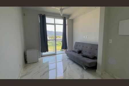 Sala de apartamento para alugar com 1 quarto, 39m² em Recreio dos Bandeirantes, Rio de Janeiro