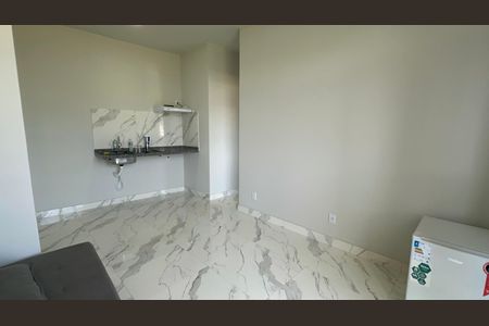 Sala de apartamento para alugar com 1 quarto, 39m² em Recreio dos Bandeirantes, Rio de Janeiro