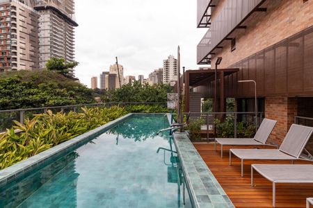 Studio para alugar com 32m², 1 quarto e sem vaga Studio para alugar com 32m², 1 quarto e sem vagaPiscina