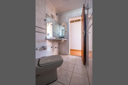 Apartamento para alugar com 114m², 3 quartos e sem vaga Apartamento para alugar com 114m², 3 quartos e sem vagaBanheiro
