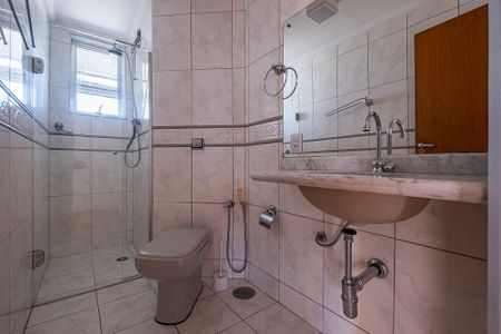 Apartamento para alugar com 114m², 3 quartos e sem vaga Apartamento para alugar com 114m², 3 quartos e sem vagaBanheiro