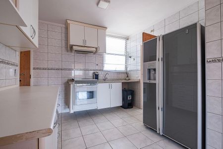 Apartamento para alugar com 114m², 3 quartos e sem vaga Apartamento para alugar com 114m², 3 quartos e sem vagaCozinha