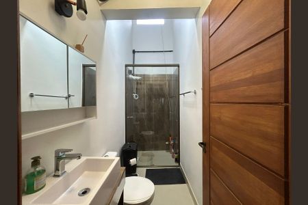 Casa à venda com 132m², 4 quartos e 2 vagas Casa à venda com 132m², 4 quartos e 2 vagasBanheiro