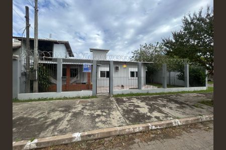 Casa à venda com 132m², 4 quartos e 2 vagas Casa à venda com 132m², 4 quartos e 2 vagasFachada/Placa