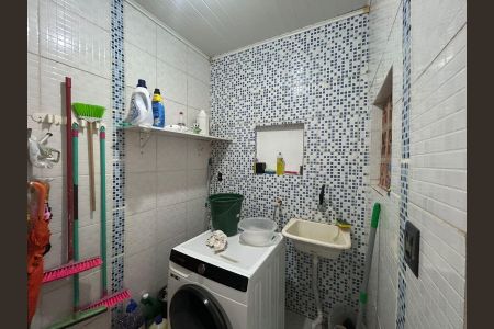 Casa à venda com 132m², 4 quartos e 2 vagas Casa à venda com 132m², 4 quartos e 2 vagasÁrea de Serviço