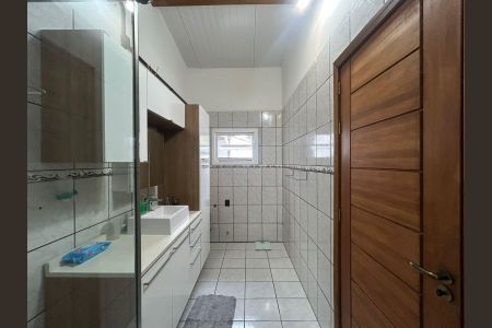 Casa à venda com 132m², 4 quartos e 2 vagas Casa à venda com 132m², 4 quartos e 2 vagasBanheiro da Suíte
