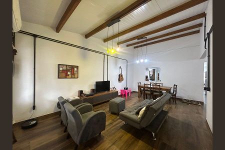Sala de casa à venda com 4 quartos, 132m² em Harmonia, Canoas