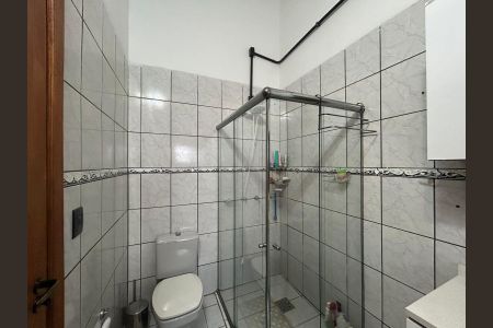Casa à venda com 132m², 4 quartos e 2 vagas Casa à venda com 132m², 4 quartos e 2 vagasBanheiro da Suíte