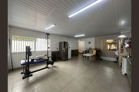 Casa à venda com 132m², 4 quartos e 2 vagas Casa à venda com 132m², 4 quartos e 2 vagasCozinha