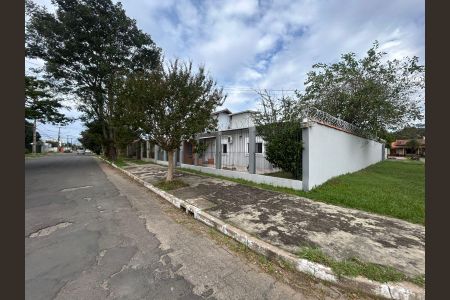 Casa à venda com 132m², 4 quartos e 2 vagas Casa à venda com 132m², 4 quartos e 2 vagasFachada