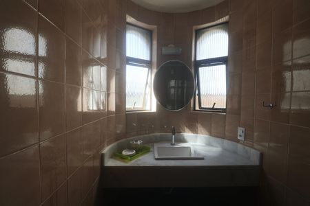Apartamento para alugar com 120m², 4 quartos e 1 vaga Apartamento para alugar com 120m², 4 quartos e 1 vagaBanheiro Suíte