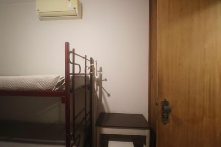 Apartamento para alugar com 120m², 4 quartos e 1 vaga Apartamento para alugar com 120m², 4 quartos e 1 vagaQuarto