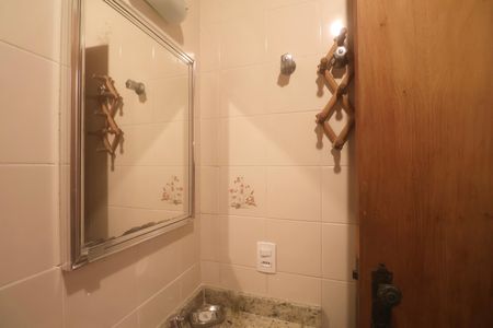 Apartamento para alugar com 120m², 4 quartos e 1 vaga Apartamento para alugar com 120m², 4 quartos e 1 vagaBanheiro Social