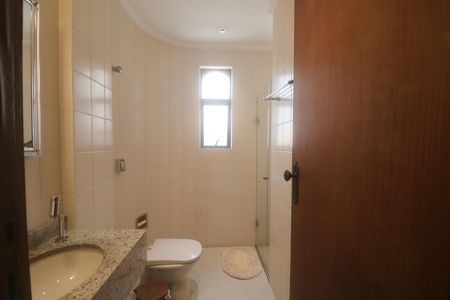 Apartamento para alugar com 120m², 4 quartos e 1 vaga Apartamento para alugar com 120m², 4 quartos e 1 vagaBanheiro Social 2