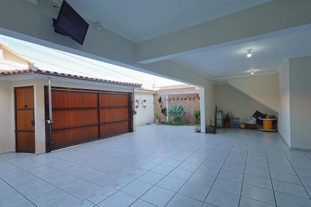 Garagem de casa à venda com 3 quartos, 281m² em Parque Assuncao, Taboão da Serra