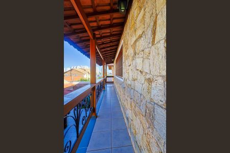 Varanda de casa à venda com 3 quartos, 281m² em Parque Assuncao, Taboão da Serra
