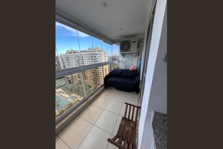 Apartamento à venda com 62m², 2 quartos e 1 vaga Apartamento à venda com 62m², 2 quartos e 1 vagaVaranda
