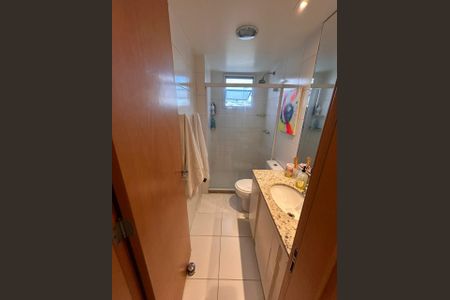 Apartamento à venda com 62m², 2 quartos e 1 vaga Apartamento à venda com 62m², 2 quartos e 1 vagaBanheiro