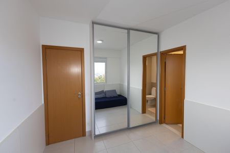 Apartamento à venda com 74m², 2 quartos e 2 vagasSuíte 2