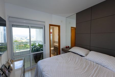 Apartamento à venda com 74m², 2 quartos e 2 vagasSuíte 1