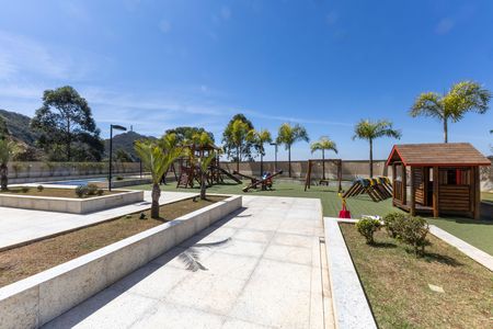 Apartamento à venda com 74m², 2 quartos e 2 vagasÁrea comum - Playground