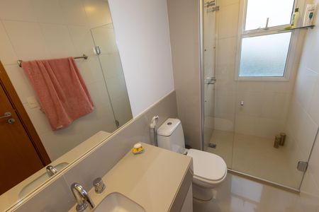 Apartamento à venda com 74m², 2 quartos e 2 vagasBanheiro da Suíte 2