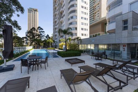 Apartamento à venda com 74m², 2 quartos e 2 vagasÁrea comum - Piscina