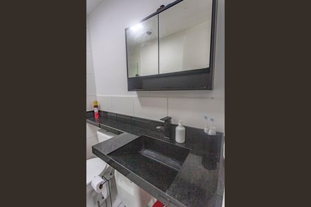 Banheiro de apartamento à venda com 2 quartos, 34m² em Jardim Miriam, São Paulo