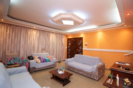 Casa para alugar com 128m², 3 quartos e 3 vagasSala