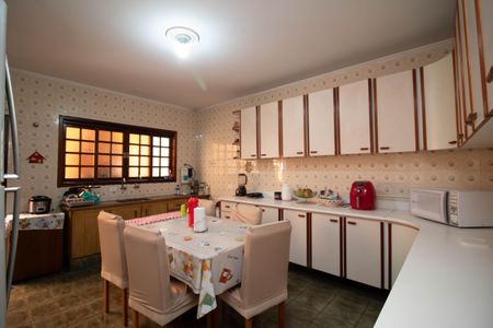 Casa para alugar com 128m², 3 quartos e 3 vagasCozinha - Armários