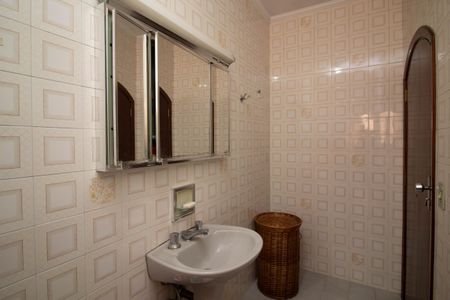 Casa para alugar com 128m², 3 quartos e 3 vagasBanheiro 1