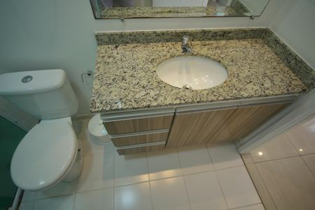 Apartamento à venda com 80m², 2 quartos e 2 vagasBanheiro Social 