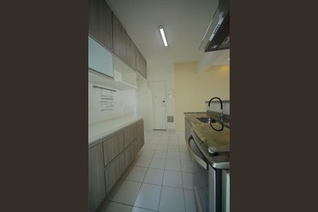 Apartamento à venda com 80m², 2 quartos e 2 vagasCozinha 