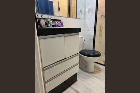Apartamento à venda com 63m², 2 quartos e 1 vaga Apartamento à venda com 63m², 2 quartos e 1 vagaBanheiro