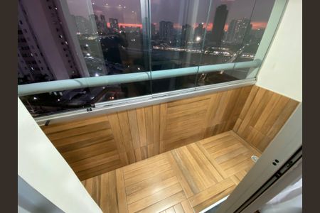 Apartamento à venda com 63m², 2 quartos e 1 vaga Apartamento à venda com 63m², 2 quartos e 1 vagaVaranda