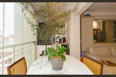 Apartamento à venda com 86m², 3 quartos e 1 vaga Apartamento à venda com 86m², 3 quartos e 1 vagaVaranda