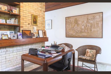 Casa à venda com 4 quartos, 366m² em Vila Tramontano, São Paulo
