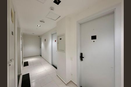 Studio à venda com 18m², 1 quarto e sem vaga Studio à venda com 18m², 1 quarto e sem vagaHall Apartamento
