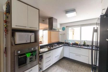 Casa à venda com 277m², 3 quartos e 4 vagas