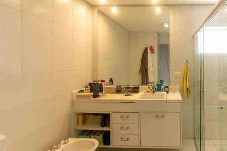 Casa à venda com 277m², 3 quartos e 4 vagas