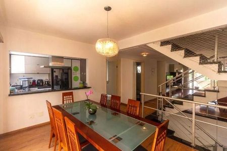 Casa à venda com 277m², 3 quartos e 4 vagas
