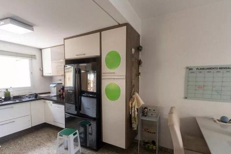 Casa à venda com 277m², 3 quartos e 4 vagas