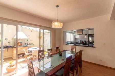Casa à venda com 277m², 3 quartos e 4 vagas