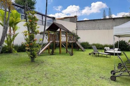 Casa à venda com 277m², 3 quartos e 4 vagas