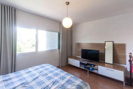 Casa à venda com 277m², 3 quartos e 4 vagas